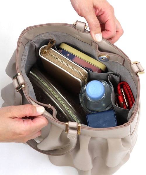 MIAN （ミアン）の「フリルトートバッグ（トートバッグ・レディース・グレイッシュベージュ/ブルー/ブラック・FREE）」の13枚目の写真