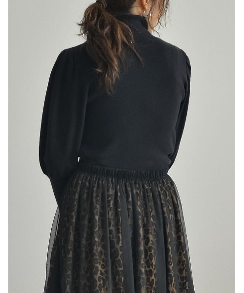 Re:EDIT（リエディ）の「[2023-24 WINTER COLLECTION]パフショルダー細リブタートルニットトップス（ニット/セーター・レディース・ベージュ/グリーン/アイボリー/チャコールグレー/ブルー/ホワイト×ブラック/ブラック/キャメル/レッド/パープル・LARGE/MEDIUM）」の22枚目の写真