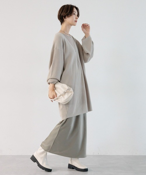 LEPSIM（レプシィム）の「14ゲージ深Vネックチュニックワンピース　906182（チュニック・レディース・ブラック/ライトブルー/グレイッシュベージュ・FREE）」の13枚目の写真