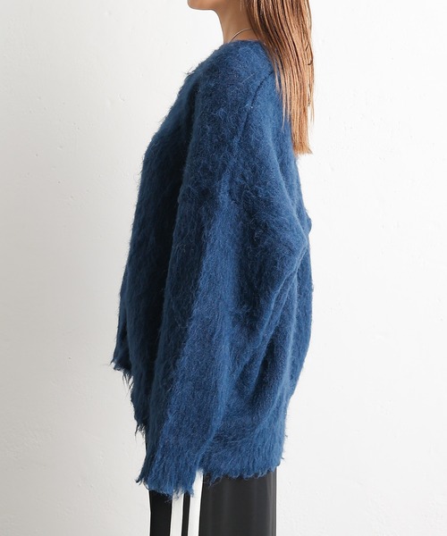 COLONY 2139（コロニートゥーワンスリーナイン）の「シャギーVネックビッグカーディガン（カーディガン/ボレロ・レディース・サンドベージュ/グレー/ブラウン/ネイビー/サックスブルー/ブラック/オフホワイト/レッド/ピンク/ブルー・FREE）」の19枚目の写真