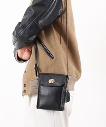 COOCO | シュリンクレザーヒネリ金具縦型ショルダーバッグ(ショルダーバッグ)