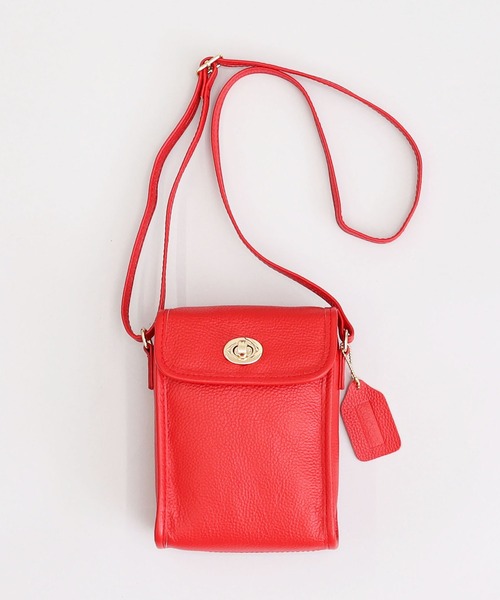 COOCO（クーコ）の「シュリンクレザーヒネリ金具縦型ショルダーバッグ（ショルダーバッグ・レディース・ブラウン系その他/クリアレッド/グリーン/ブラック/グレー・9）」の21枚目の写真