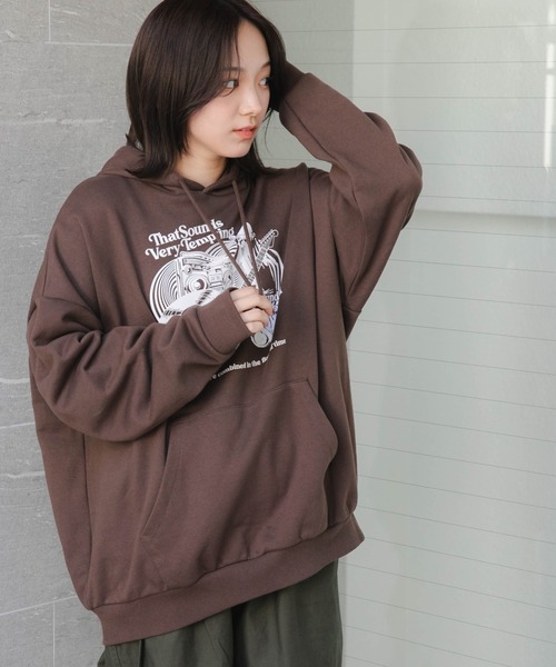 WEGO(ウィゴー)の「WEGO/ヘビーウエイトユニークモチーフプルパーカー(パーカー・メンズ・ブラック/ブラウン/ホワイト/グレー・MEDIUM/LARGE)」の4枚目の写真