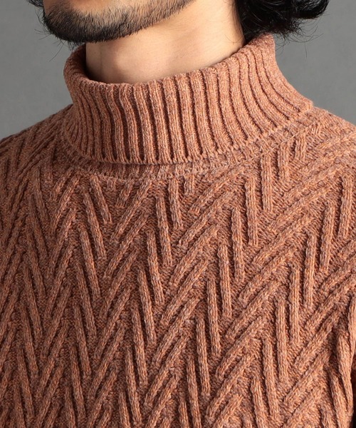 HIDEAWAYS NICOLE（ハイダウェイニコル）の「【WEB限定】ヘリンボーンJQタートルネックニット（ニット/セーター・メンズ・ホワイト×ブラック/ボルドー/オレンジ/ベージュ系その他/ブラック×グレー/ホワイト×ライトグレー・X-LARGE/LARGE/MEDIUM）」の10枚目の写真