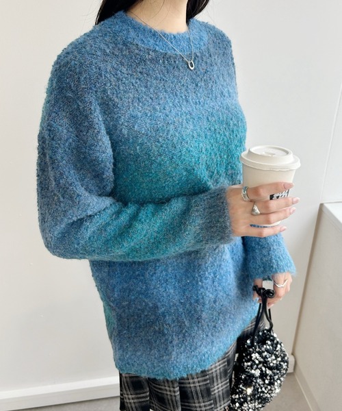 United store(ユナイテッドストア)の「グラデーションルーズセーター(ニット/セーター・レディース・チャコール/パープル/ブルー・FREE)」の5枚目の写真