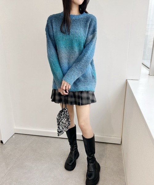 United store(ユナイテッドストア)の「グラデーションルーズセーター(ニット/セーター・レディース・チャコール/パープル/ブルー・FREE)」の7枚目の写真