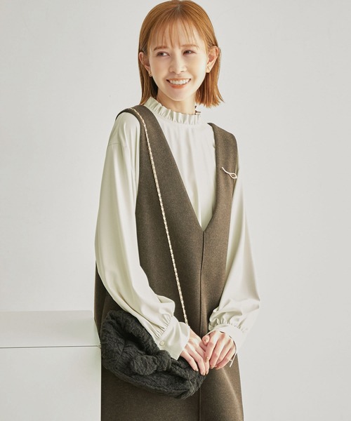 ROPE' PICNIC(ロペピクニック)の「フリルカラーチュニックブラウス(シャツ/ブラウス・レディース・チャコールグレー/オフホワイト/ベージュ系その他・38)」の3枚目の写真