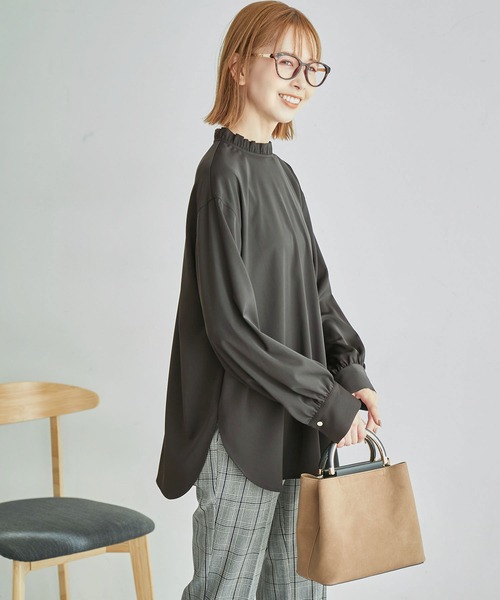 ROPE' PICNIC(ロペピクニック)の「フリルカラーチュニックブラウス(シャツ/ブラウス・レディース・チャコールグレー/オフホワイト/ベージュ系その他・38)」の7枚目の写真