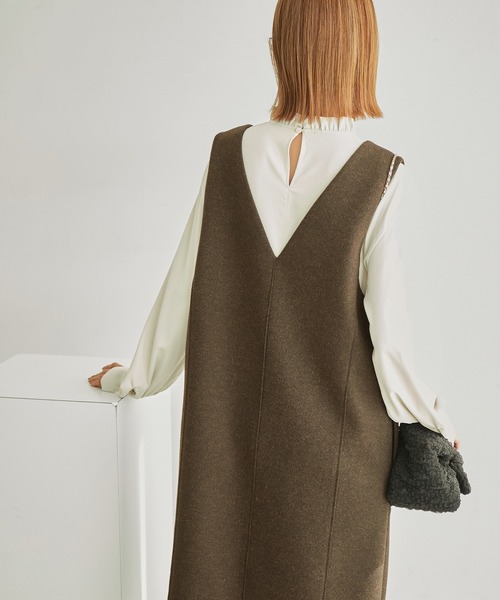 ROPE' PICNIC(ロペピクニック)の「フリルカラーチュニックブラウス(シャツ/ブラウス・レディース・チャコールグレー/オフホワイト/ベージュ系その他・38)」の19枚目の写真