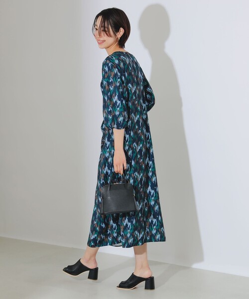 B:MING by BEAMS(ビーミングバイビームス)の「【玉城ティナさん着用】B:MING by BEAMS / アート プリント ワンピース(ワンピース・レディース・ブラウン系その他/ネイビー・MEDIUM/SMALL)」の11枚目の写真