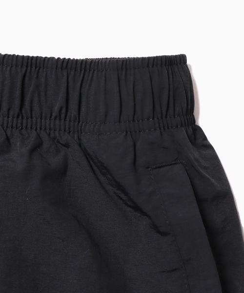 LONELY/論理（ロンリー）の「LONELY(論理)/ロンリー STOCK LOGO” NYLON WARM UP PANTS ナイロンパンツ（その他パンツ・メンズ・ブラック・XL/L/M）」の3枚目の写真