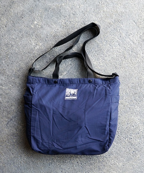 MT. RAINIER DESIGN（マウントレイニアデザイン）の「MT.RAINIER DESIGN パッカブルショルダートート バッグ 10L（ショルダーバッグ・メンズ・ブラック/キャメル・FREE）」の11枚目の写真