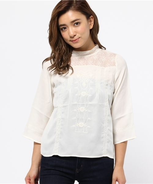 Chico（チコ）の「レース刺繍BL（シャツ/ブラウス・レディース・アイボリー/カーキ/ブラック・FREE）」の12枚目の写真