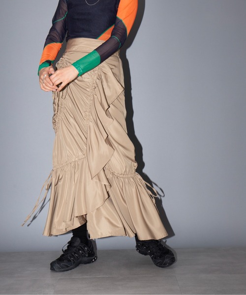 MAISON BREEZE reveur（メゾンブリーズレヴール）の「【MAISON BREEZE reveur】マーメイドシャーリングフリルスカート trc（スカート・レディース・ベージュ/ブラック/カーキ・FREE）」の3枚目の写真