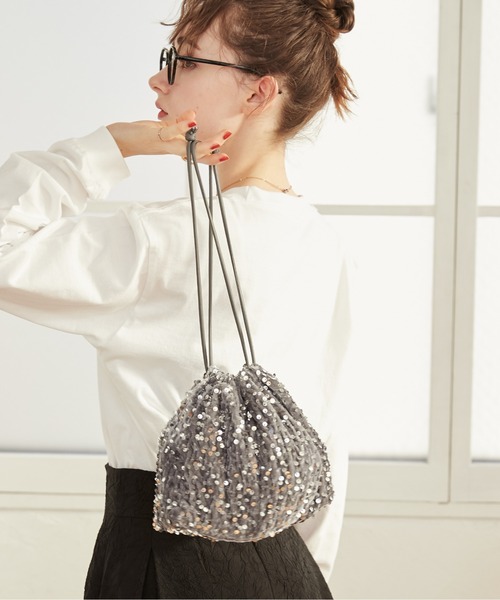 ANGIE（アンジー）の「スパンコール巾着バッグ（ハンドバッグ・レディース・ブラック/シルバー・FREE）」の6枚目の写真