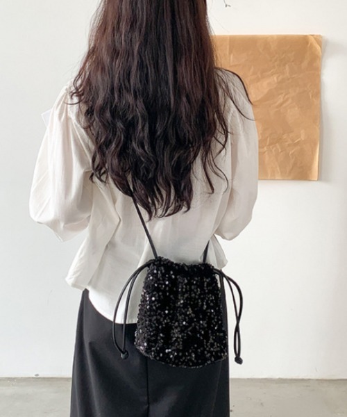 tood.(トード)の「【tood.】スパンコール 巾着ポシェット ショルダーバッグ(ショルダーバッグ・レディース・ブラック/マルチ/シルバー・FREE)」の12枚目の写真