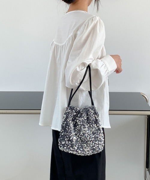 tood.(トード)の「【tood.】スパンコール 巾着ポシェット ショルダーバッグ(ショルダーバッグ・レディース・ブラック/マルチ/シルバー・FREE)」の6枚目の写真