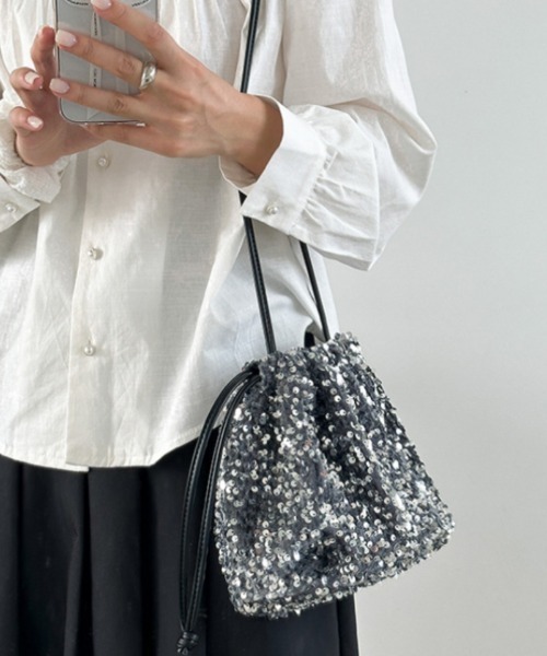 tood.(トード)の「【tood.】スパンコール 巾着ポシェット ショルダーバッグ(ショルダーバッグ・レディース・ブラック/マルチ/シルバー・FREE)」の9枚目の写真