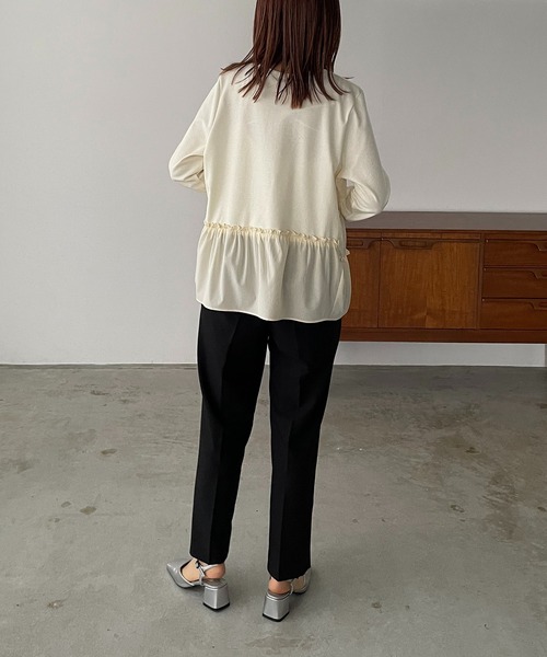 antic rag（アンティックラグ）の「シャーリングティアードペプラムプルオーバー（Tシャツ/カットソー・レディース・ホワイト/グレー/ブラック・FREE）」の6枚目の写真