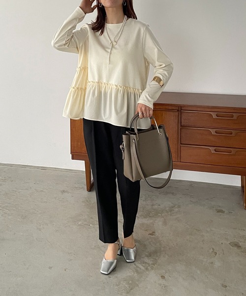 antic rag（アンティックラグ）の「シャーリングティアードペプラムプルオーバー（Tシャツ/カットソー・レディース・ホワイト/グレー/ブラック・FREE）」の5枚目の写真