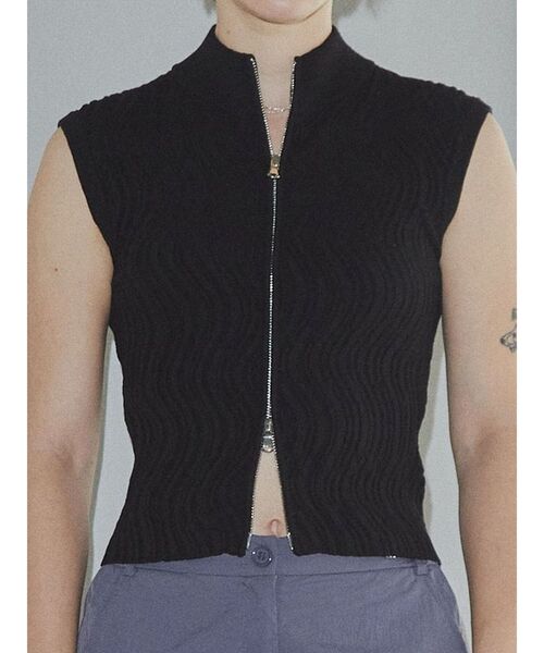VEQUM（VEQUM）の「【VEQUM】WAVING HI NECK RIB TANKTOP（タンクトップ・レディース・グレー/ブラック/アイボリー/ブラウン・FREE）」の2枚目の写真