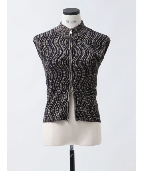 VEQUM（VEQUM）の「【VEQUM】WAVING HI NECK RIB TANKTOP（タンクトップ・レディース・グレー/ブラック/アイボリー/ブラウン・FREE）」の5枚目の写真