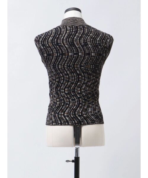 VEQUM（VEQUM）の「【VEQUM】WAVING HI NECK RIB TANKTOP（タンクトップ・レディース・グレー/ブラック/アイボリー/ブラウン・FREE）」の7枚目の写真