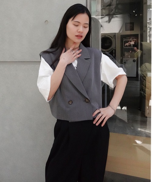 CORNERS（コーナーズ）の「クロップドベスト（ベスト・レディース・チャコールグレー/アイボリー/ブラック・M）」の8枚目の写真