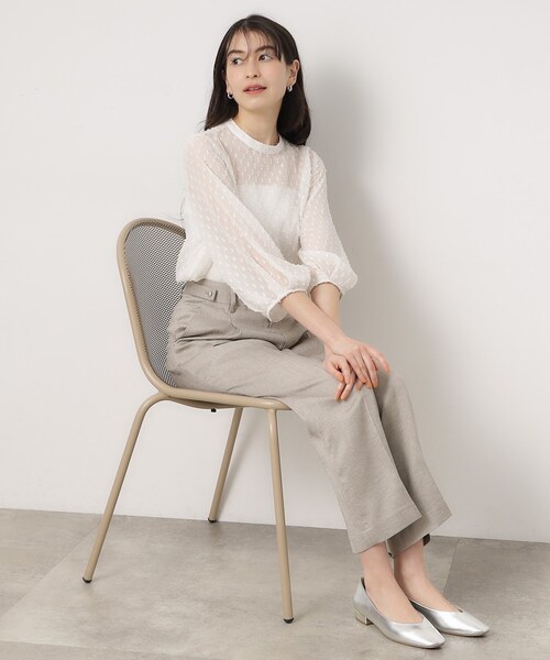 OPAQUE.CLIP（オペークドットクリップ）の「◆シアーフリンジドットタックスリーブブラウス【洗濯機洗い可】（シャツ/ブラウス・レディース・ライトブルー/ブラック/オフホワイト・42/40/38）」の6枚目の写真