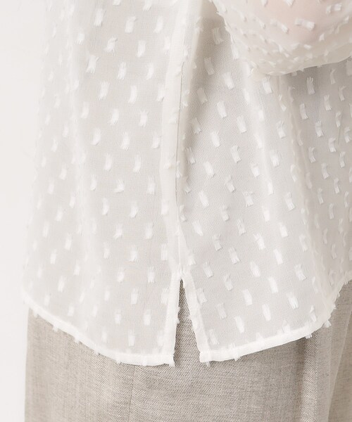 OPAQUE.CLIP（オペークドットクリップ）の「◆シアーフリンジドットタックスリーブブラウス【洗濯機洗い可】（シャツ/ブラウス・レディース・ライトブルー/ブラック/オフホワイト・42/40/38）」の22枚目の写真