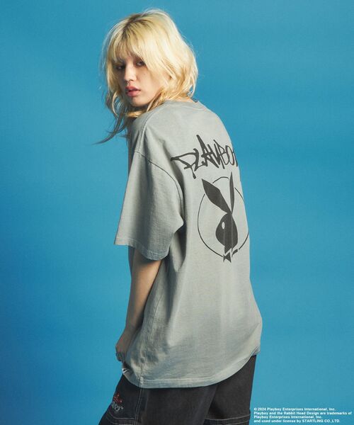 PLAYBOY（プレイボーイ）の「【SEQUENZ（シークエンズ）】PB O.G LOGO FADE S/S TEE / フェード加工 ヴィンテージ Tシャツ プリント 半袖（Tシャツ/カットソー・メンズ・ブラック/ブルー/ライトグレー/ダークブラウン/グリーン系その他5・MEDIUM/LARGE/X-LARGE）」の11枚目の写真