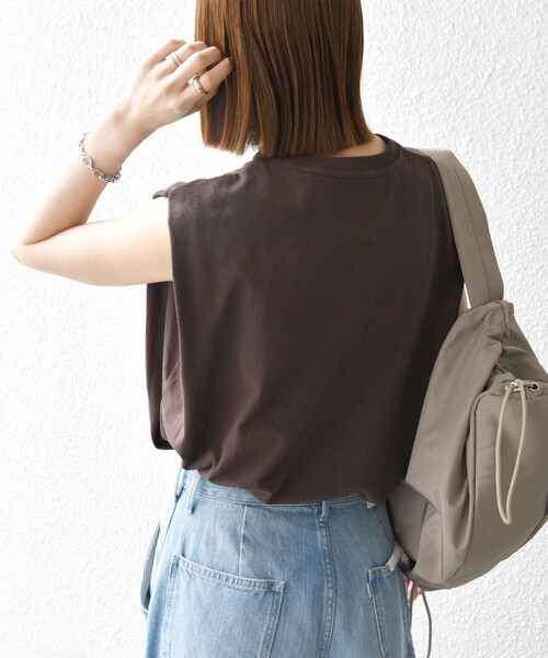 SHIPS any(シップス エニィ)の「SHIPS any:〈抗菌防臭/洗濯機可能〉USAコットン ラウンドヘム ノースリーブ TEE(Tシャツ/カットソー・レディース・ホワイト/ブラック/ブラウン/オレンジ/オリーブ/ピンク・ONE SIZE)」の3枚目の写真
