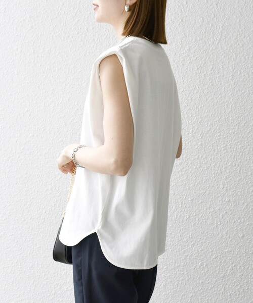SHIPS any(シップス エニィ)の「SHIPS any:〈抗菌防臭/洗濯機可能〉USAコットン ラウンドヘム ノースリーブ TEE(Tシャツ/カットソー・レディース・ホワイト/ブラック/ブラウン/オレンジ/オリーブ/ピンク・ONE SIZE)」の16枚目の写真