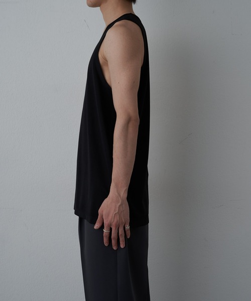 COLONY 2139（コロニートゥーワンスリーナイン）の「G.Y.M スポーティーポンチロングタンク（タンクトップ・メンズ・ホワイト/ブラック・LARGE/MEDIUM）」の19枚目の写真