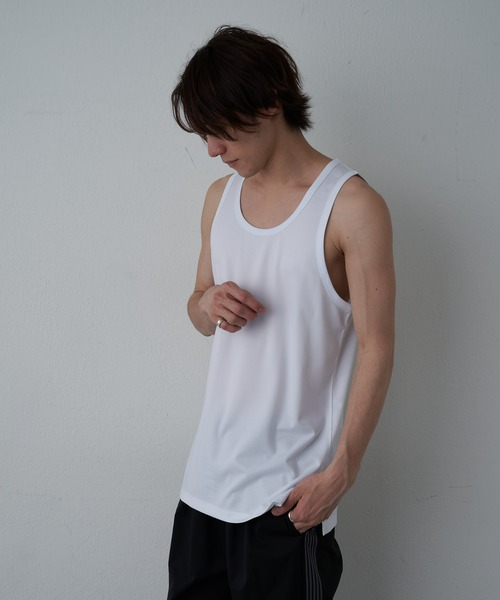 COLONY 2139（コロニートゥーワンスリーナイン）の「G.Y.M スポーティーポンチロングタンク（タンクトップ・メンズ・ホワイト/ブラック・LARGE/MEDIUM）」の4枚目の写真