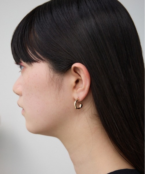 AZUL by moussy（アズールバイマウジー）の「マルチチャームミニフープピアス（ピアス（両耳用）・レディース・その他2/その他3/マルチ・FREE）」の5枚目の写真