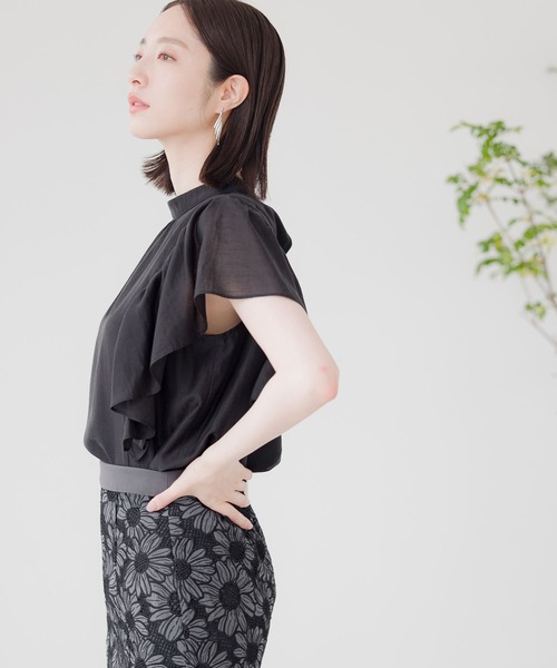 Andemiu（アンデミュウ）の「シアーラッフルスタンドブラウス136089（シャツ/ブラウス・レディース・オレンジ/ブラック/オフホワイト・FREE）」の3枚目の写真