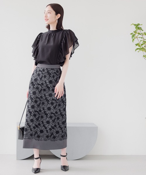 Andemiu（アンデミュウ）の「シアーラッフルスタンドブラウス136089（シャツ/ブラウス・レディース・オレンジ/ブラック/オフホワイト・FREE）」の20枚目の写真