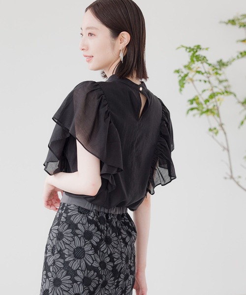 Andemiu（アンデミュウ）の「シアーラッフルスタンドブラウス136089（シャツ/ブラウス・レディース・オレンジ/ブラック/オフホワイト・FREE）」の22枚目の写真