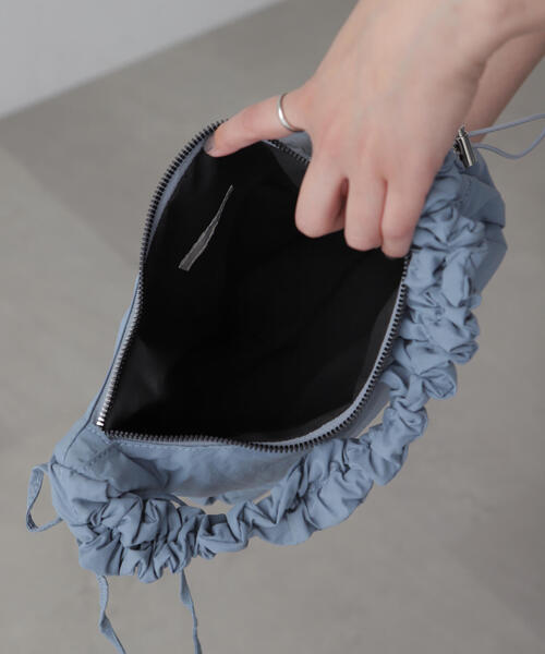 FREE'S MART（フリーズマート）の「◆サイドドロストポケットバッグ（ハンドバッグ・レディース・ブラック/ブルー・ﾌﾘ-）」の13枚目の写真