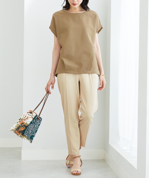 BELLUNA PLUS（ベルーナ）の「サラサラ美脚テーパードパンツ６５丈（その他パンツ・レディース・ピンク/ブラック/ブルー/ブルーグリーン/アイボリー/グリーン/チャコール/コーラル/ネイビー/ローズ/オリーブ・SMALL/LARGE/MEDIUM/X-LARGE）」の13枚目の写真