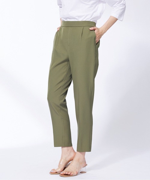 BELLUNA PLUS（ベルーナ）の「サラサラ美脚テーパードパンツ６５丈（その他パンツ・レディース・ピンク/ブラック/ブルー/ブルーグリーン/アイボリー/グリーン/チャコール/コーラル/ネイビー/ローズ/オリーブ・SMALL/LARGE/MEDIUM/X-LARGE）」の17枚目の写真