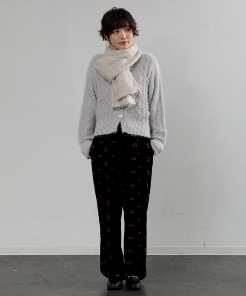 AMERICAN RAG CIE（アメリカンラグシー）の「【ARC】ブラッシュドニットマフラー（マフラー・レディース・オフホワイト/グレー/ベージュ/チャコール・FREE）」の16枚目の写真