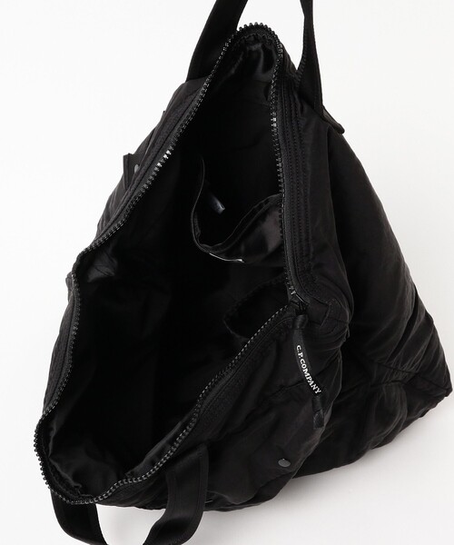 C.P. COMPANY(シーピーカンパニー)の「C.P. Company / Nylon B Tote Bag(ショルダーバッグ・メンズ・ブラック/ブラウン系その他4・ONE SIZE)」の4枚目の写真