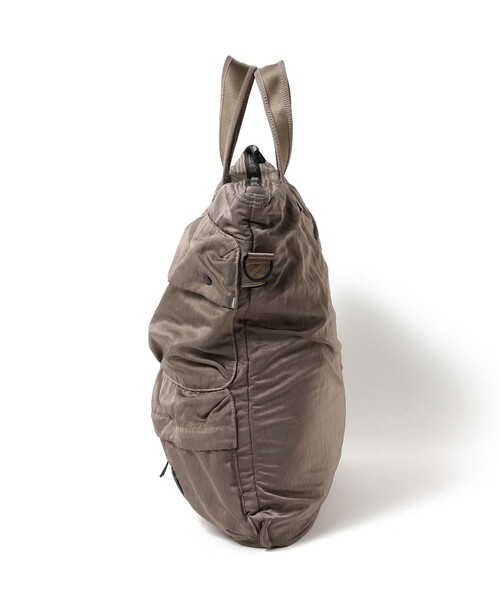 C.P. COMPANY(シーピーカンパニー)の「C.P. Company / Nylon B Tote Bag(ショルダーバッグ・メンズ・ブラック/ブラウン系その他4・ONE SIZE)」の6枚目の写真
