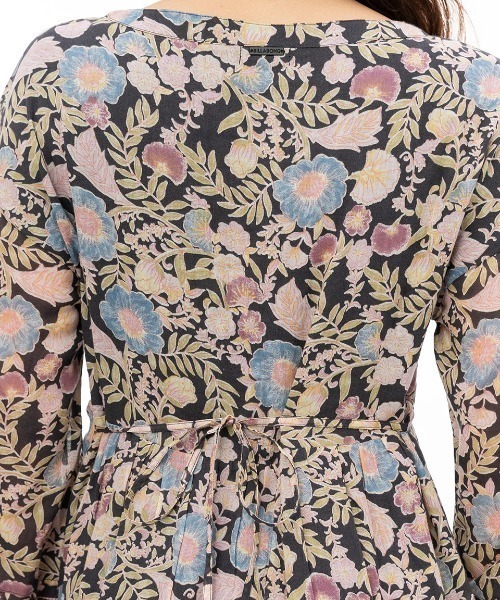 BILLABONG(ビラボン)の「BILLABONG レディース ADORE YOU MAXI ワンピース 【2024年秋冬モデル】/ビラボン総柄ワンピース(ワンピース・レディース・スミクロ・SMALL)」の7枚目の写真
