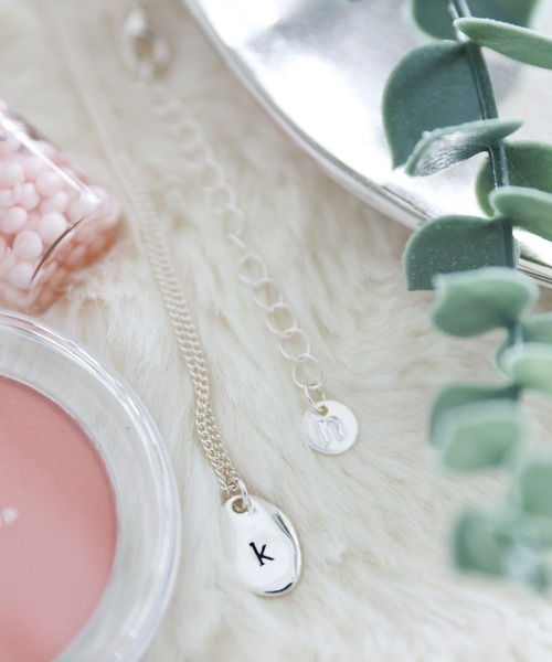 niko and...（ニコアンド）の「イニシャルパーツネックレス（ネックレス・レディース・その他2/その他5/その他1/その他3/ホワイト/その他8/その他6/その他7/その他9/その他4・0）」の4枚目の写真