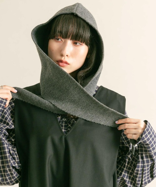 KBF（ケイビーエフ）の「フードマフラー（マフラー・レディース・ボルドー/グレー・ONE）」の6枚目の写真