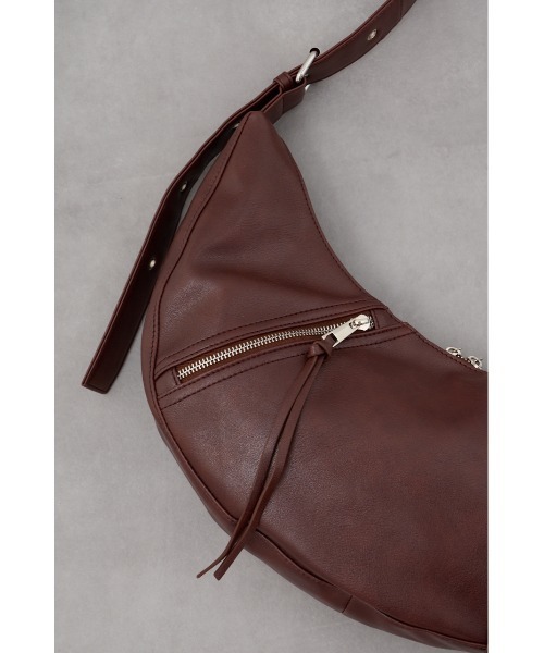 AZUL by moussy(アズールバイマウジー)の「ジップデザインクロスボディバッグ(ボディバッグ/ウエストポーチ・レディース・ブラック/ブラウン・FREE)」の18枚目の写真