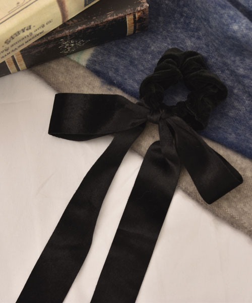 VIBGYOR Women(ヴィブジョー ウィメン)の「【float】ベロア ロング リボン シュシュ(シュシュ・レディース・ブラック・FREE)」の9枚目の写真